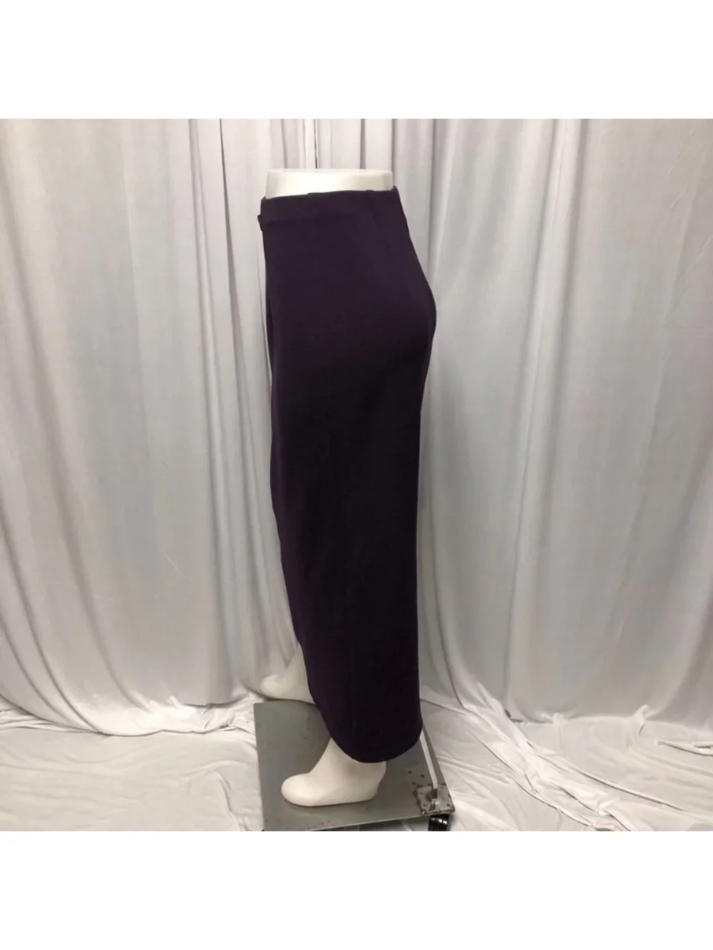 Briggs Midi Skirt Womens Size Medium Plum Elastic Waist Stretchy Office Evening